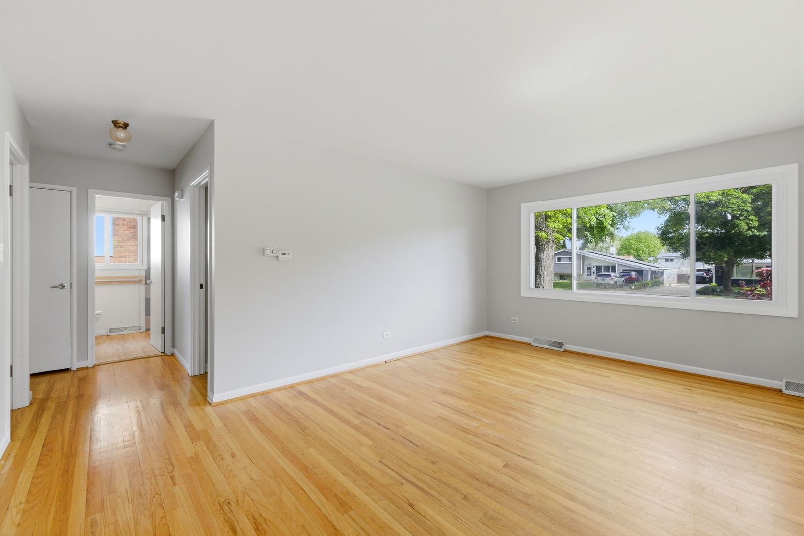 579 Dawes Avenue, Glen Ellyn, IL 60137