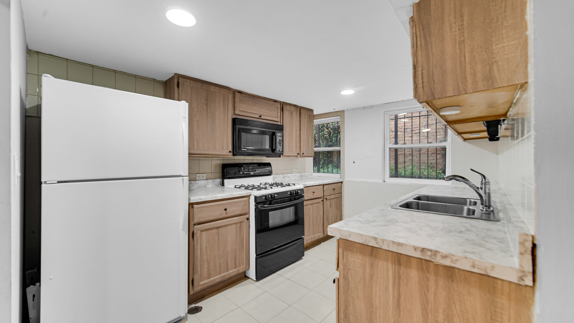 3424 W Parker Avenue, Chicago, IL 60647