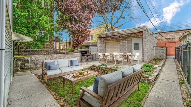 3424 W Parker Avenue, Chicago, IL 60647