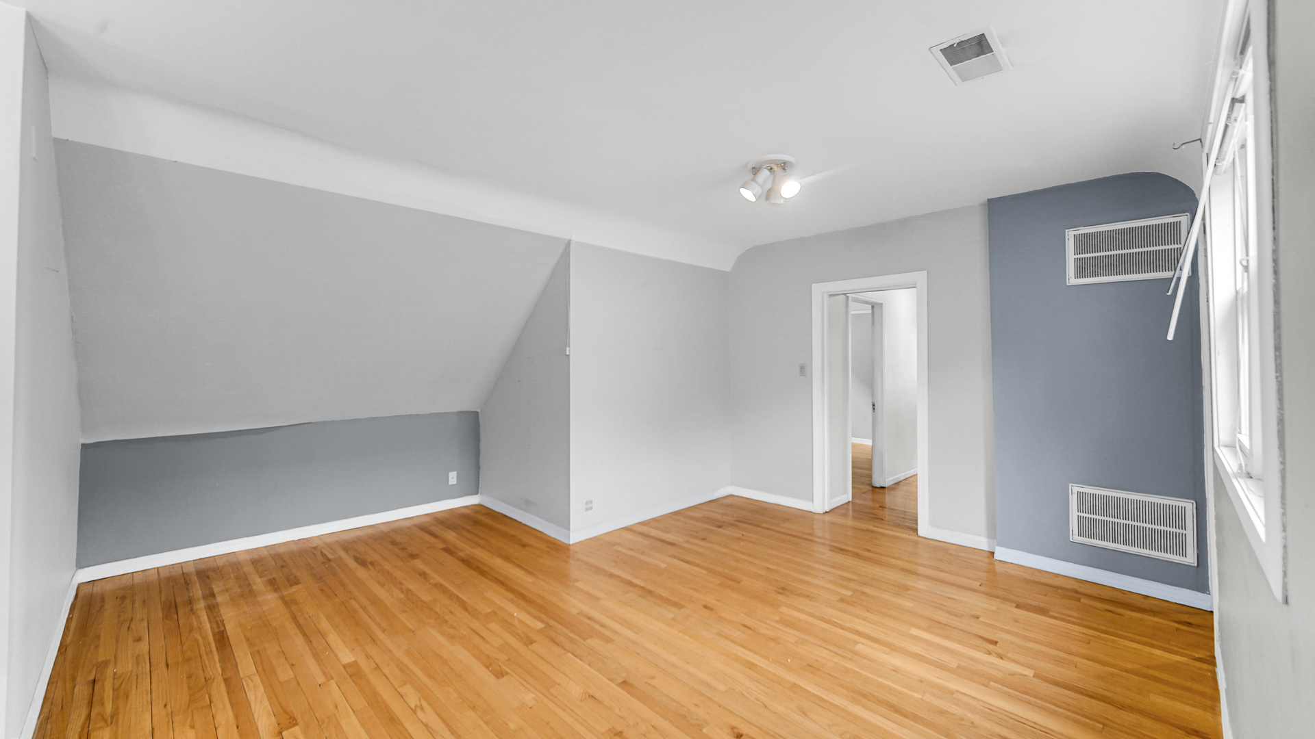 3424 W Parker Avenue, Chicago, IL 60647