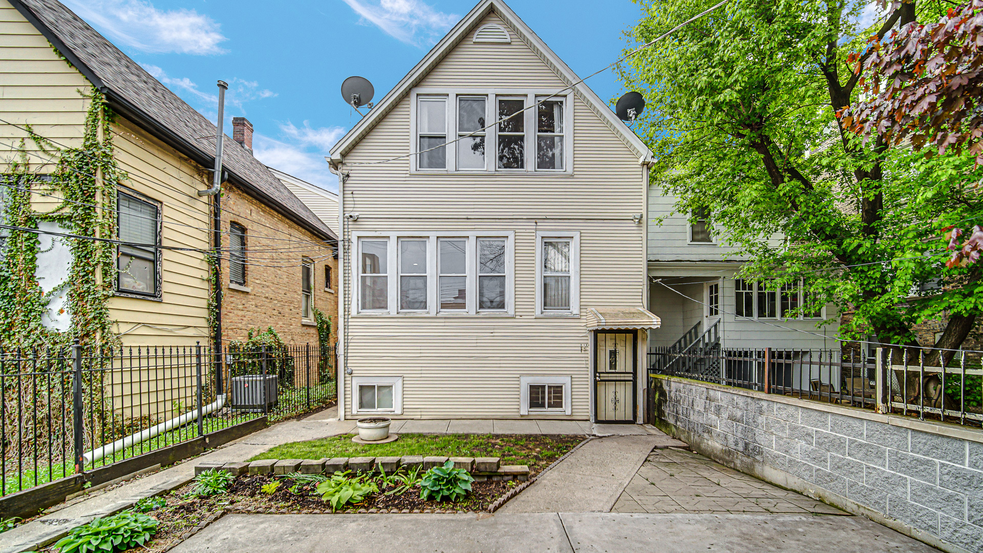 3424 W Parker Avenue, Chicago, IL 60647