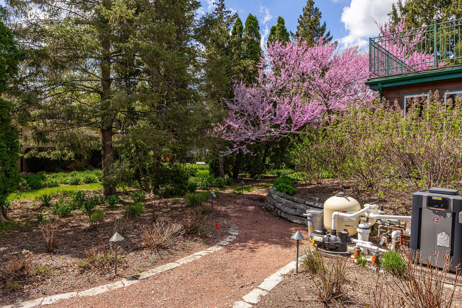 10 Elm Street, Hawthorn Woods, IL 60047