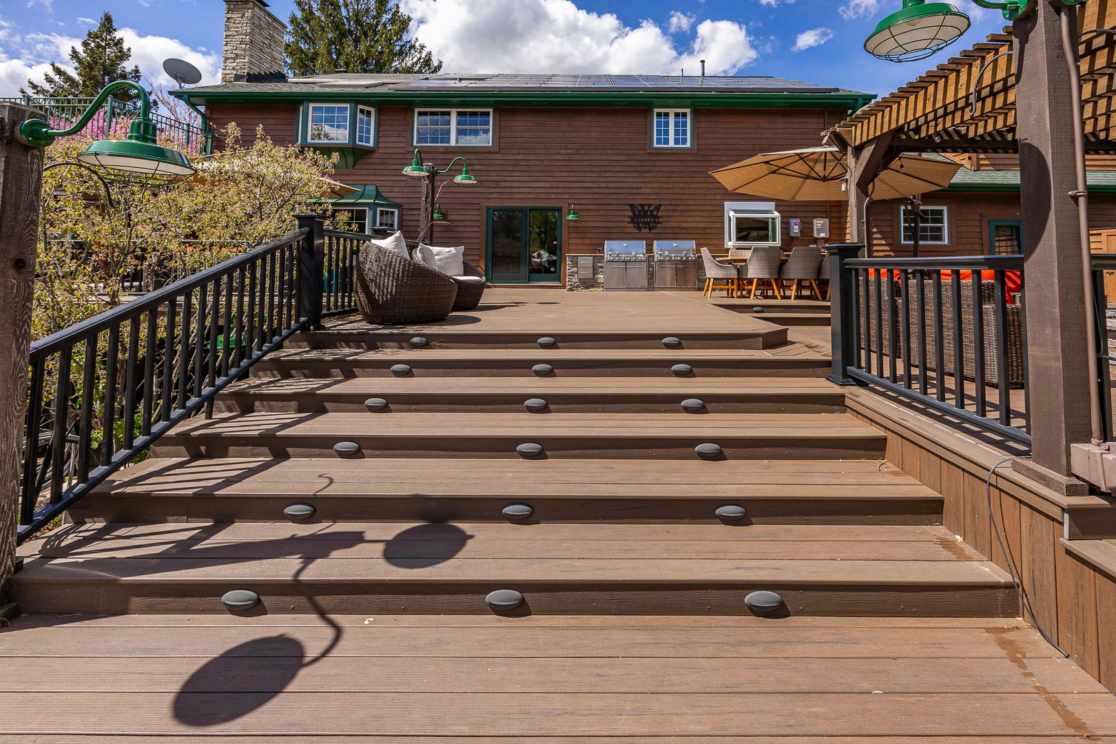 10 Elm Street, Hawthorn Woods, IL 60047