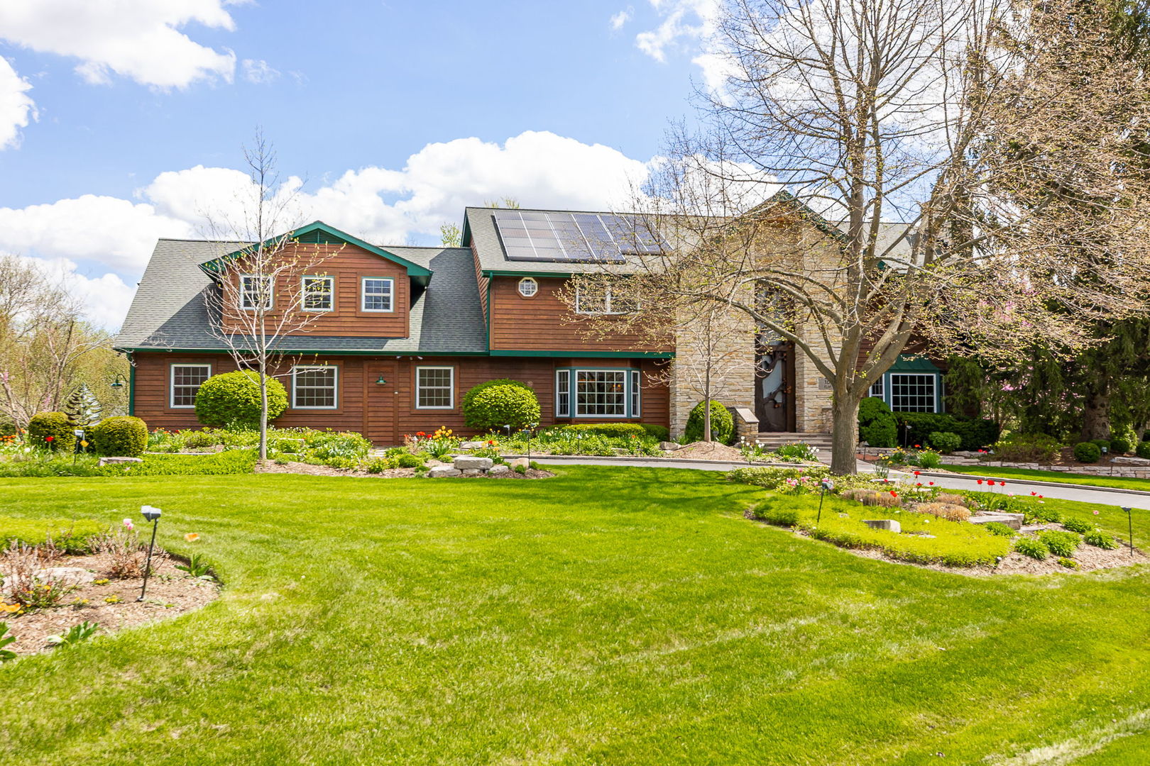 10 Elm Street, Hawthorn Woods, IL 60047