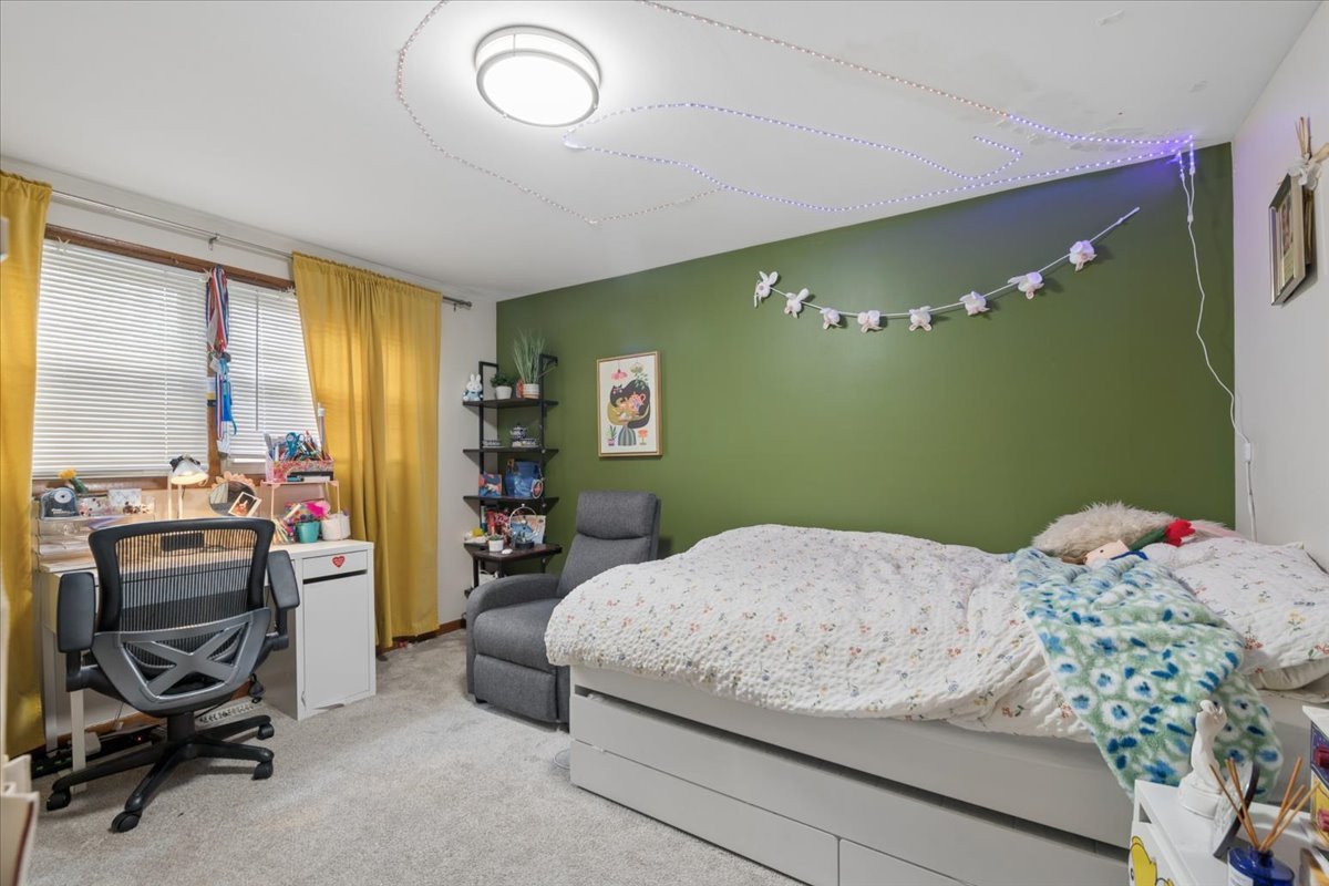 7356 W Addison Street, Chicago, IL 60634
