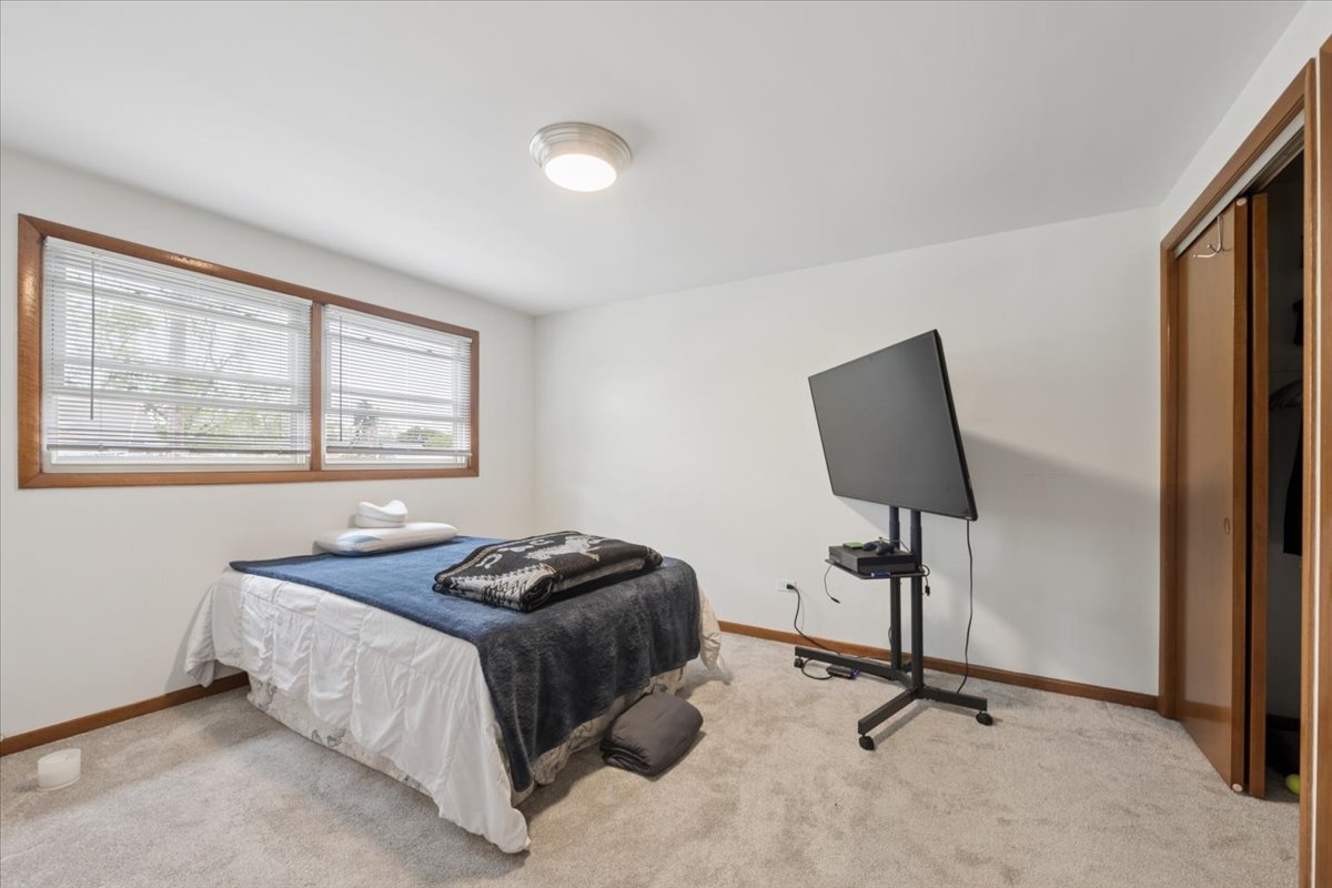 7356 W Addison Street, Chicago, IL 60634