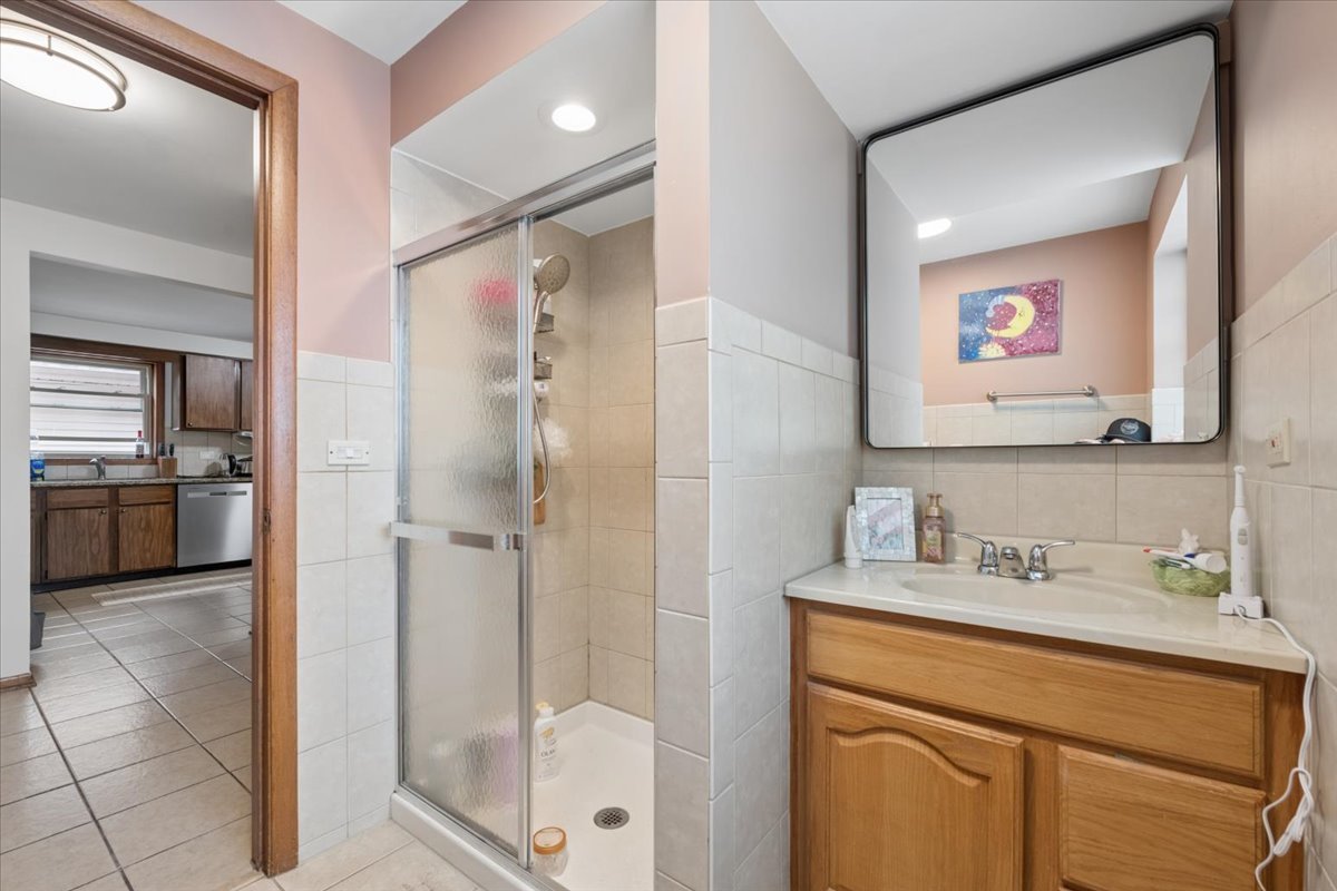 7356 W Addison Street, Chicago, IL 60634