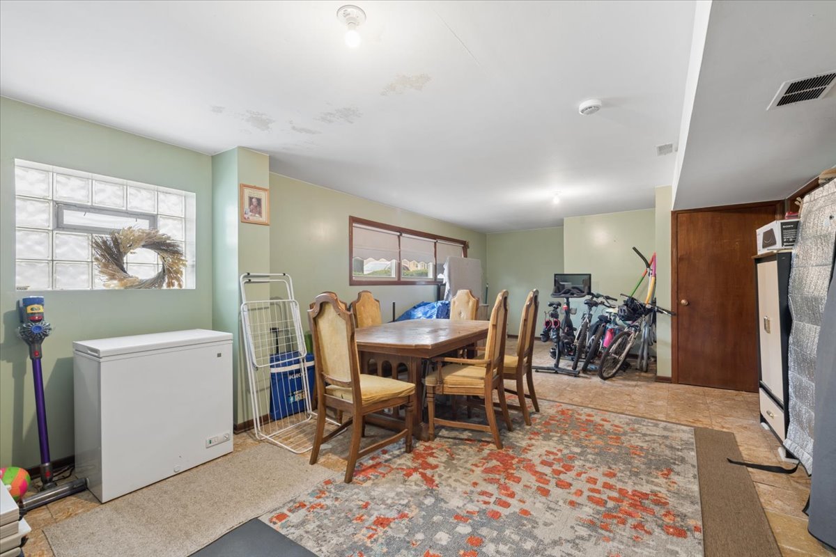 7356 W Addison Street, Chicago, IL 60634