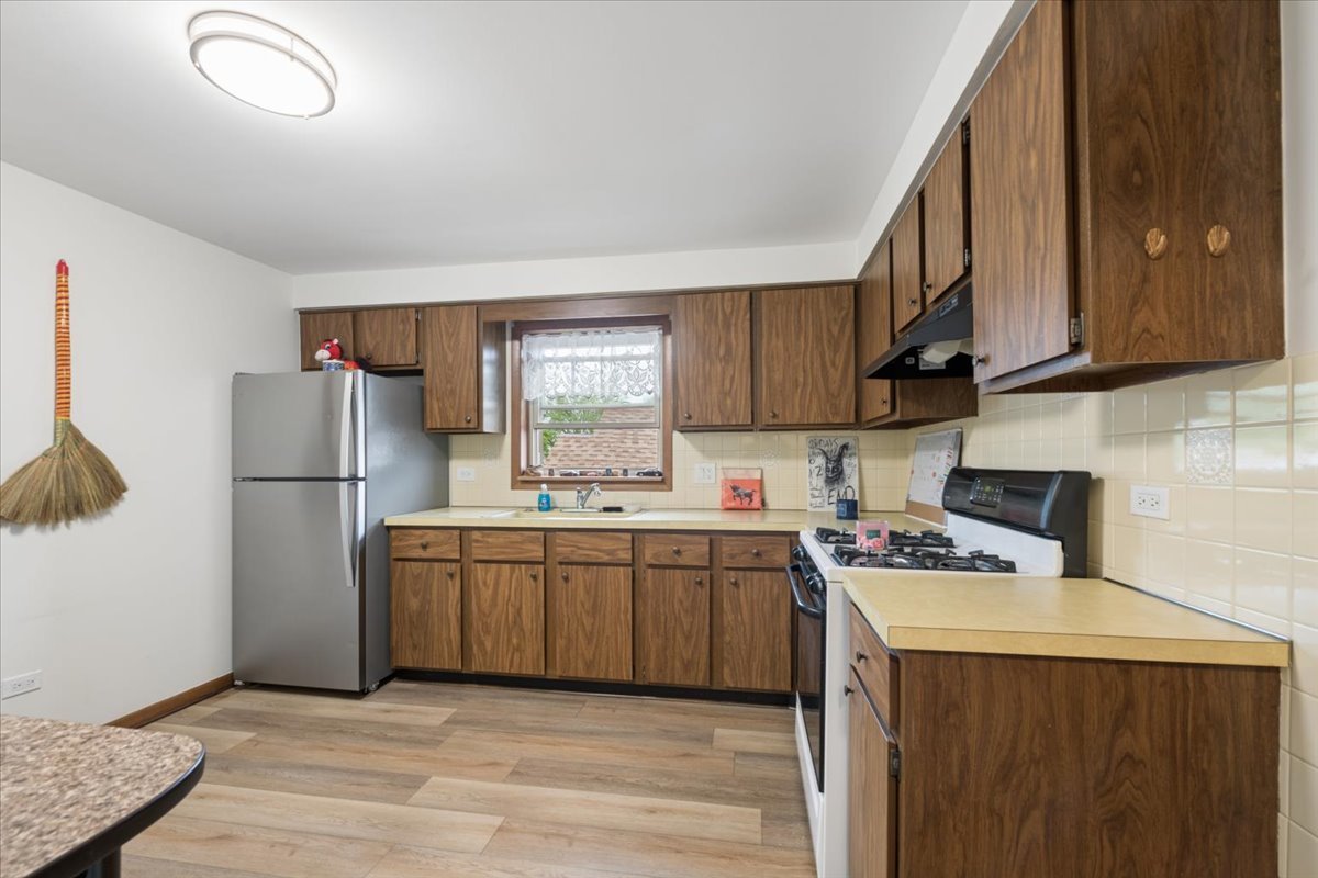 7356 W Addison Street, Chicago, IL 60634