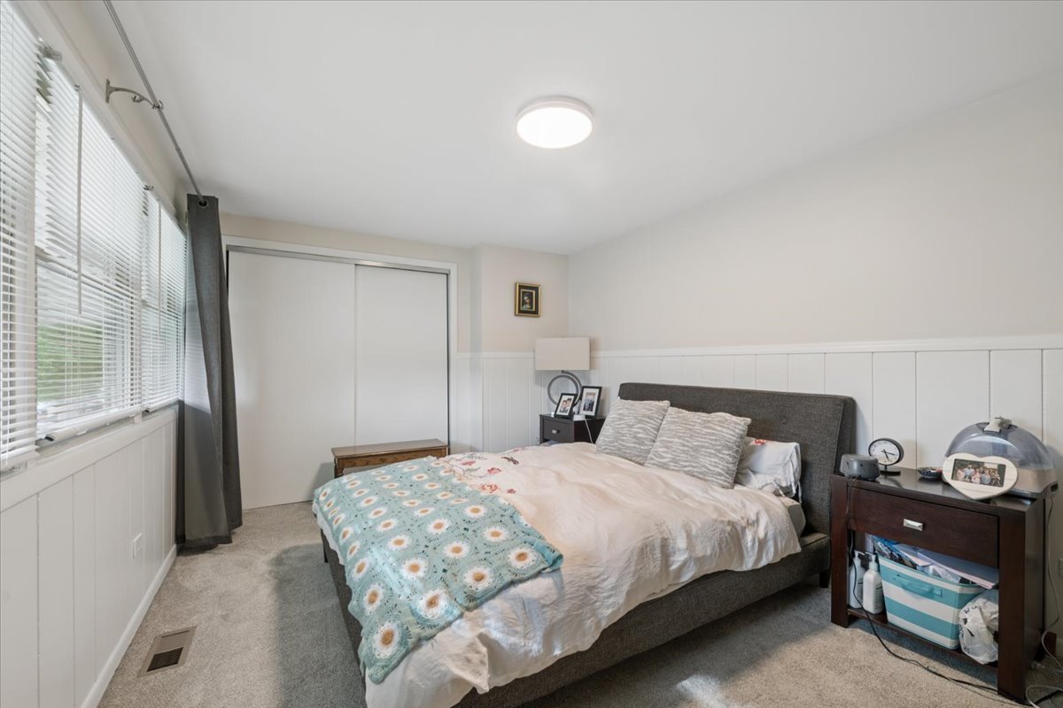 7356 W Addison Street, Chicago, IL 60634