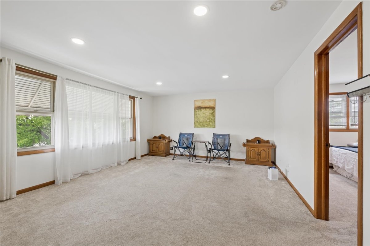 7356 W Addison Street, Chicago, IL 60634