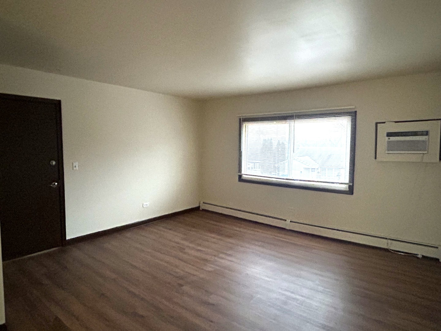 1300 GETZELMAN Drive #6, Elgin, IL 60123