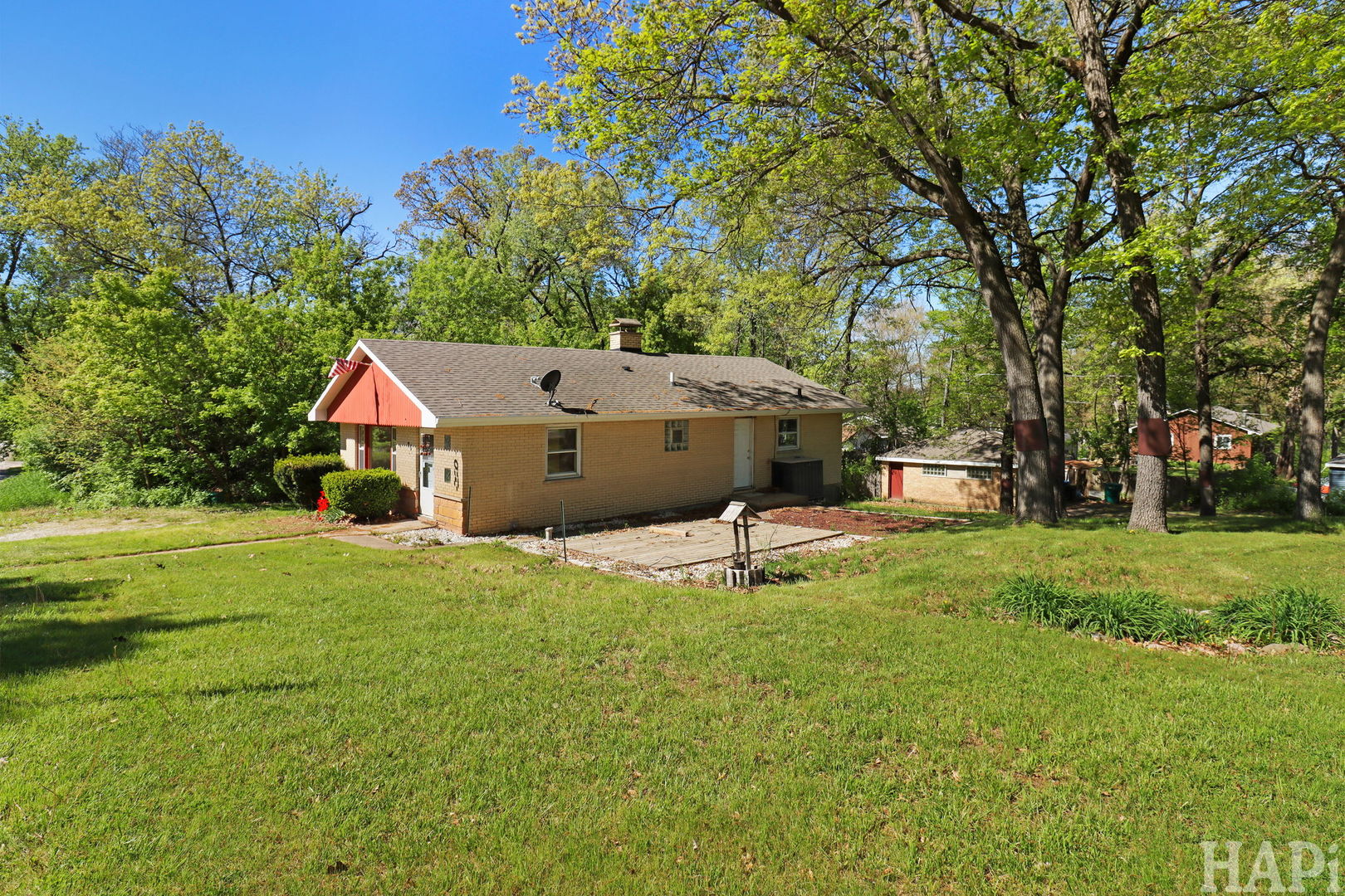 26 Woodland Avenue, Fox Lake, IL 60020