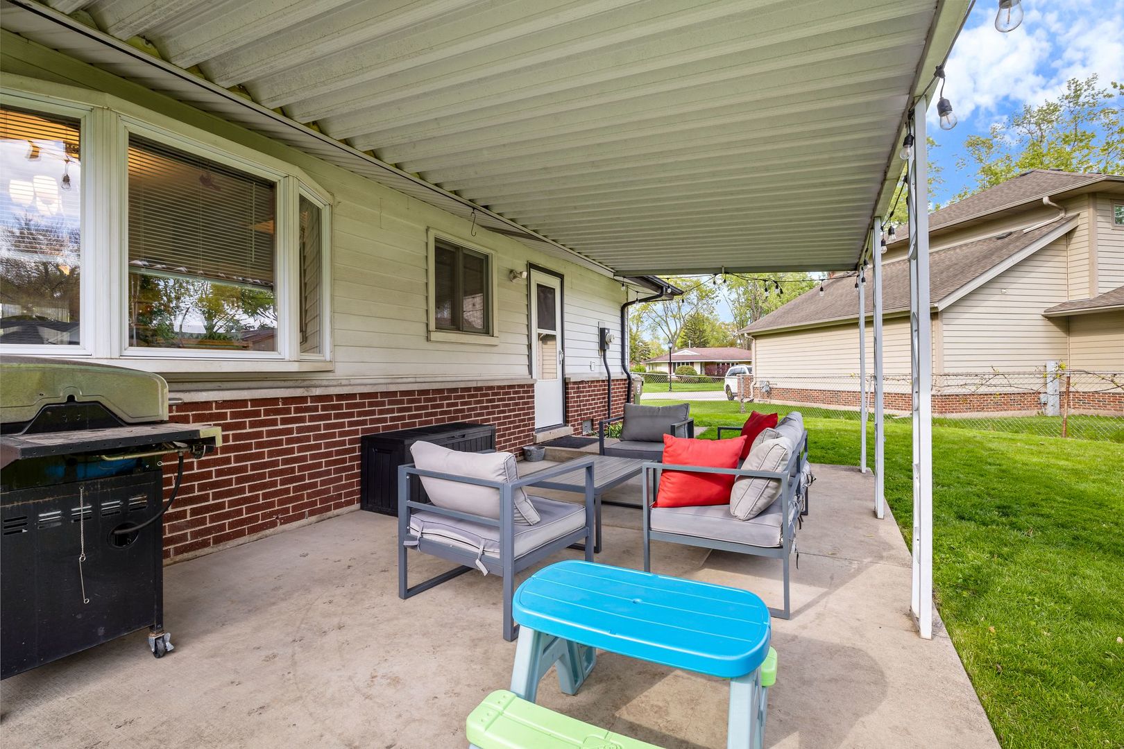 948 Carswell Court, Elk Grove Village, IL 60007