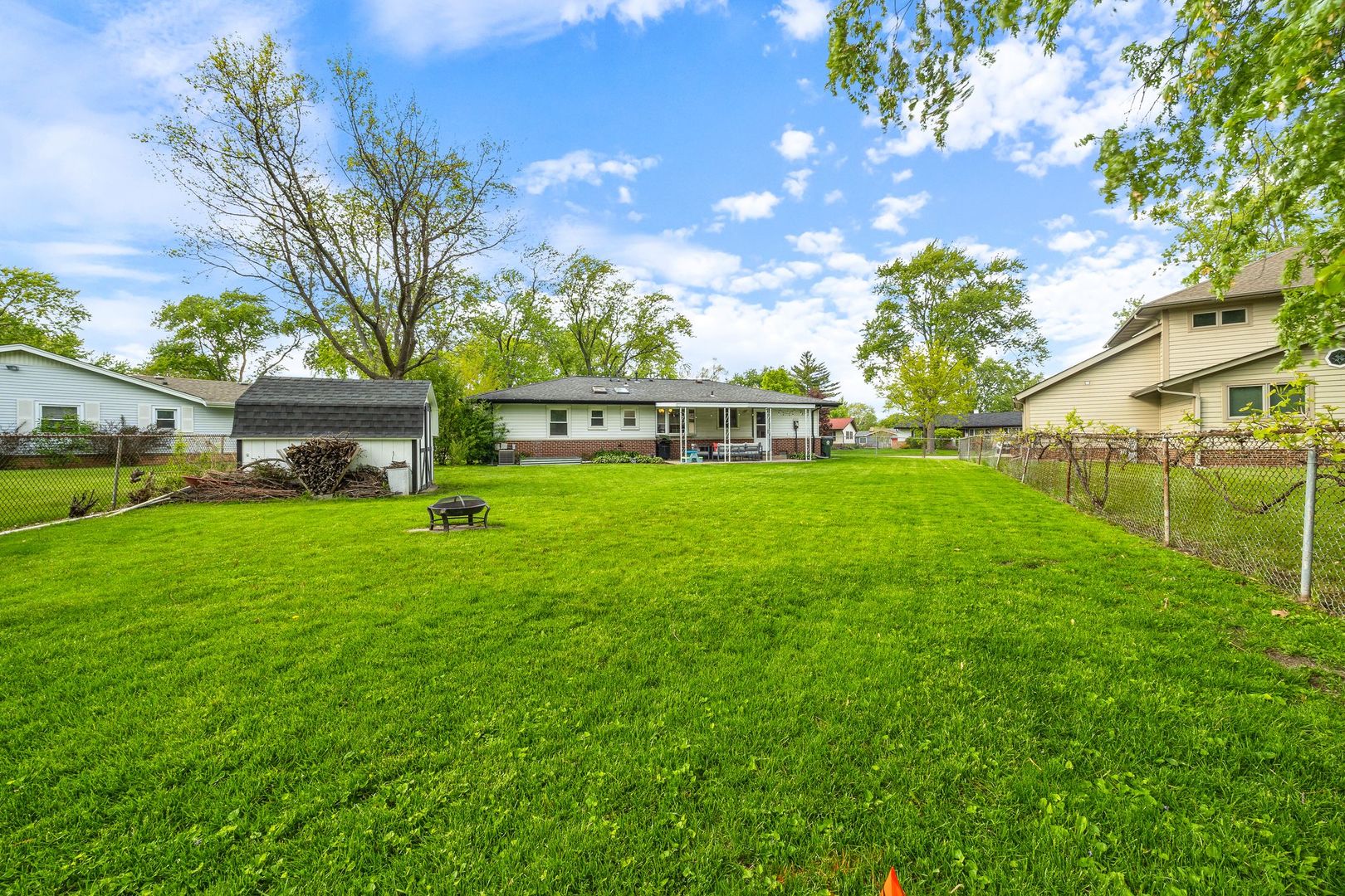 948 Carswell Court, Elk Grove Village, IL 60007
