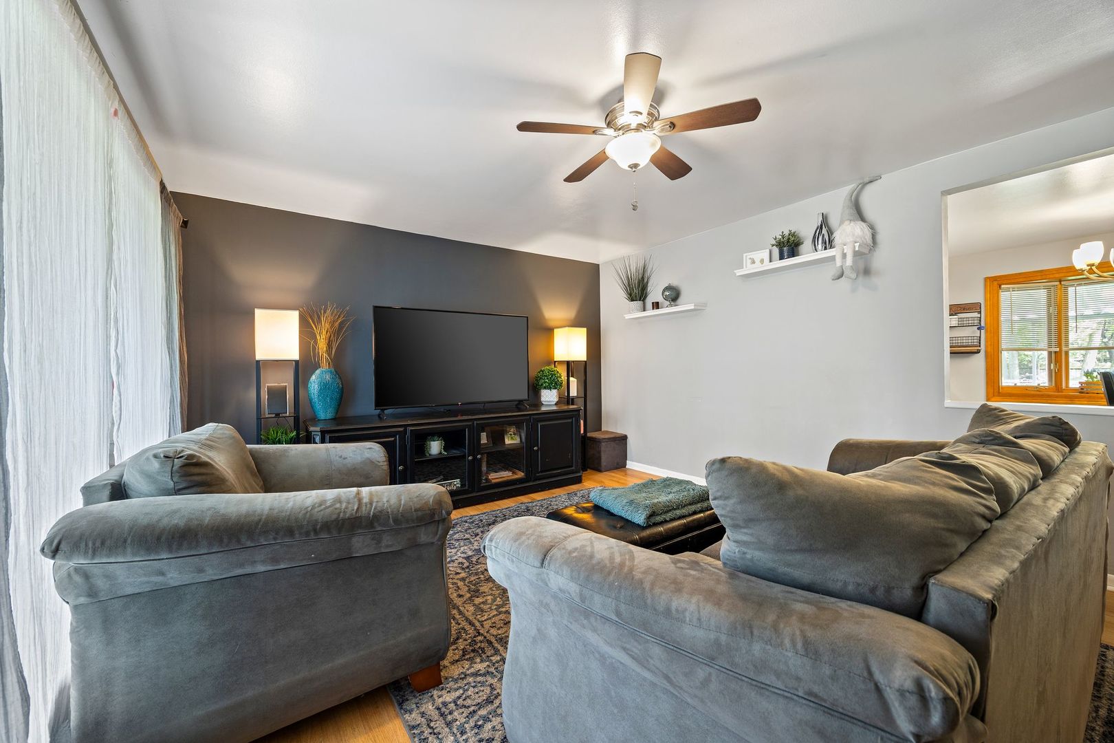 948 Carswell Court, Elk Grove Village, IL 60007