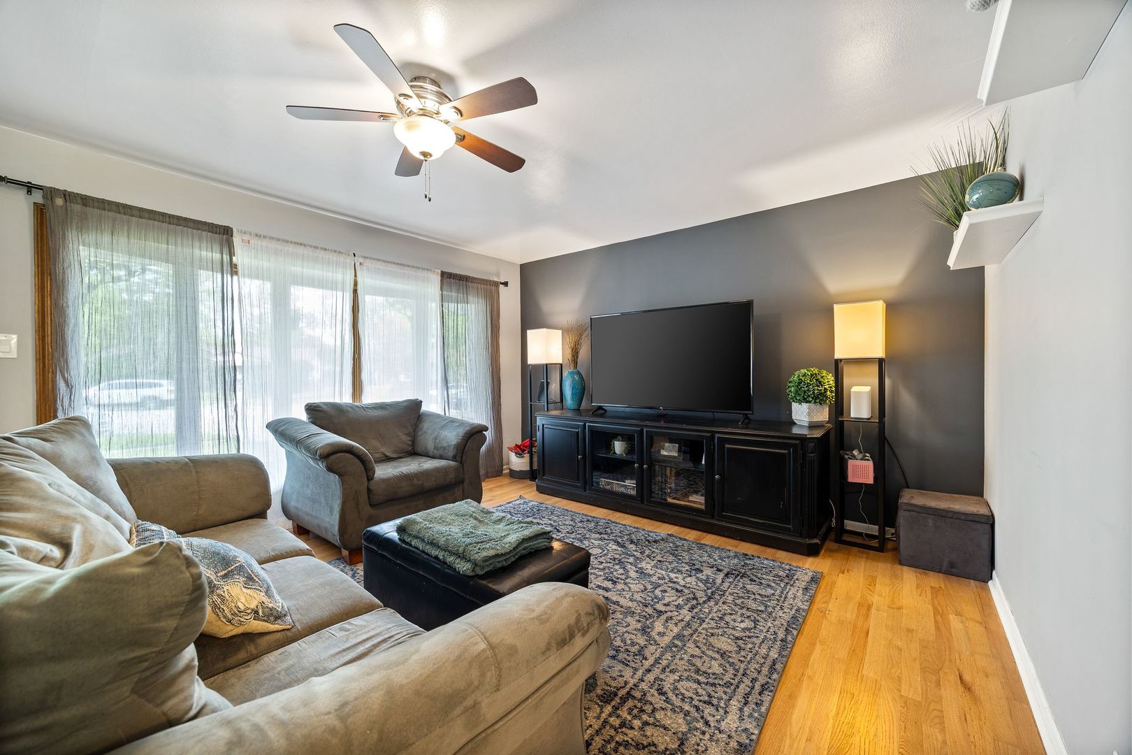 948 Carswell Court, Elk Grove Village, IL 60007