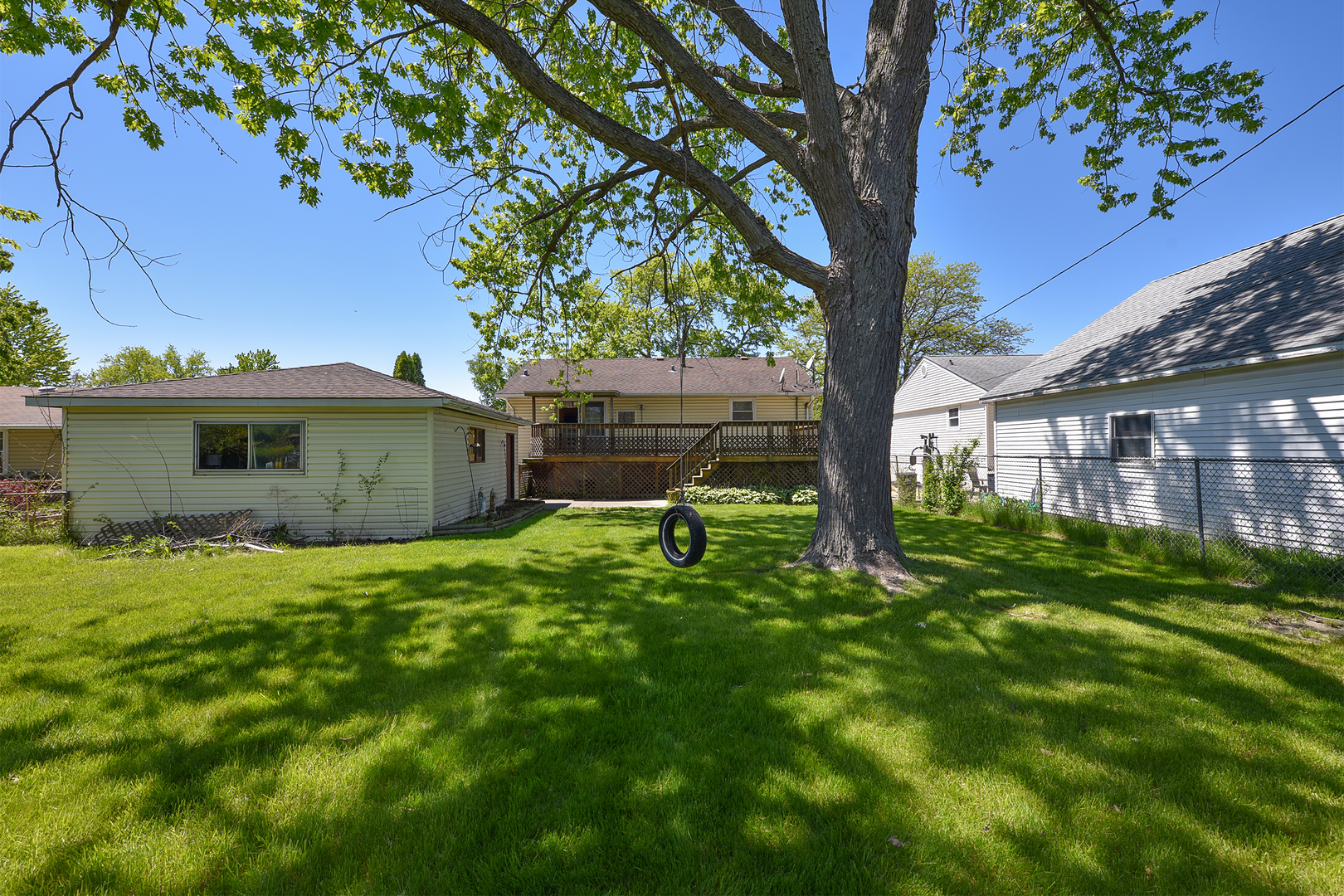 913 Vine Street, Streamwood, IL 60107