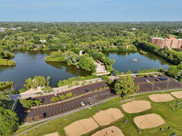 5821 Oakwood Drive #A, Lisle, IL 60532