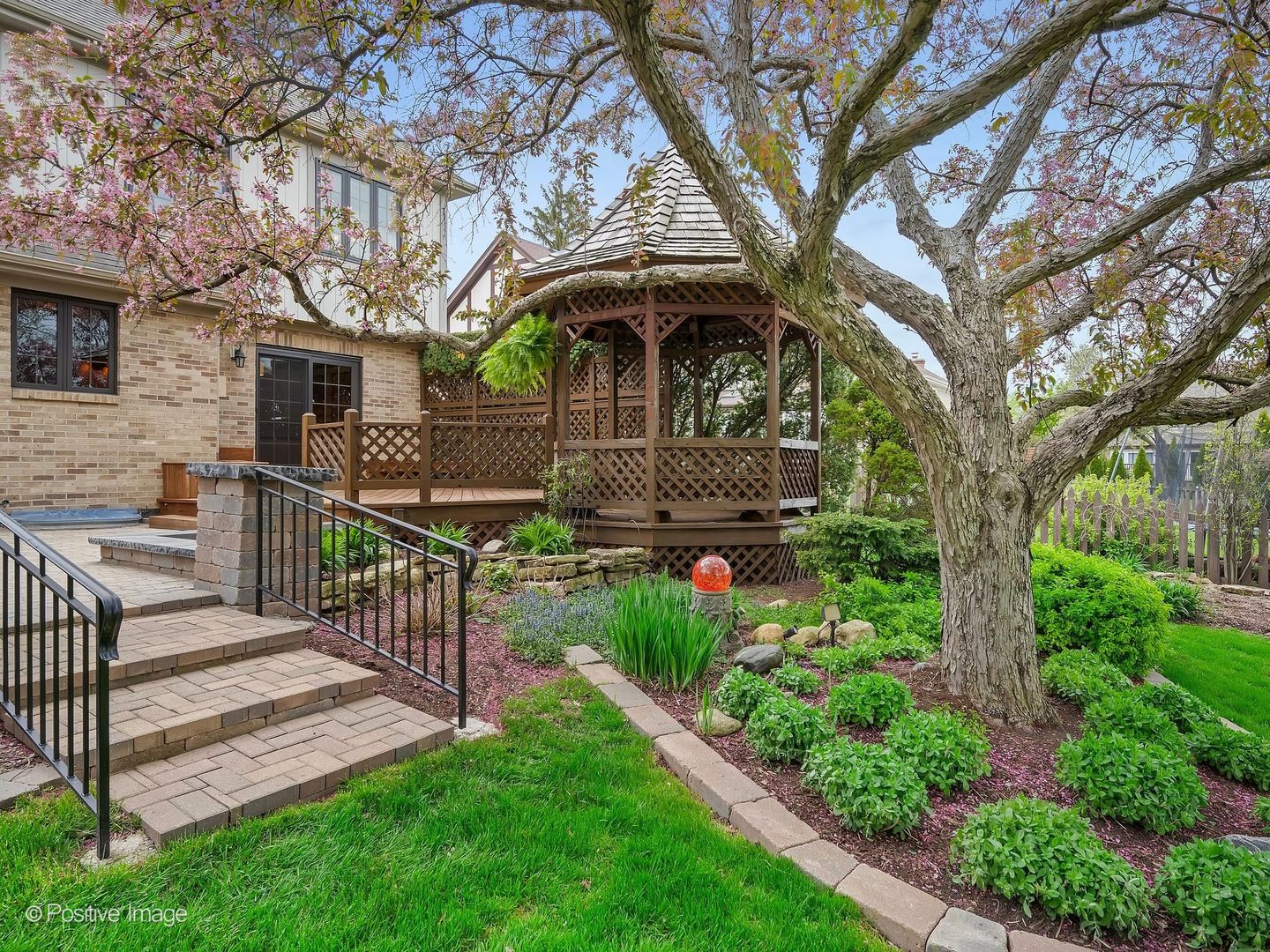 2S517 Danbury Drive, Glen Ellyn, IL 60137