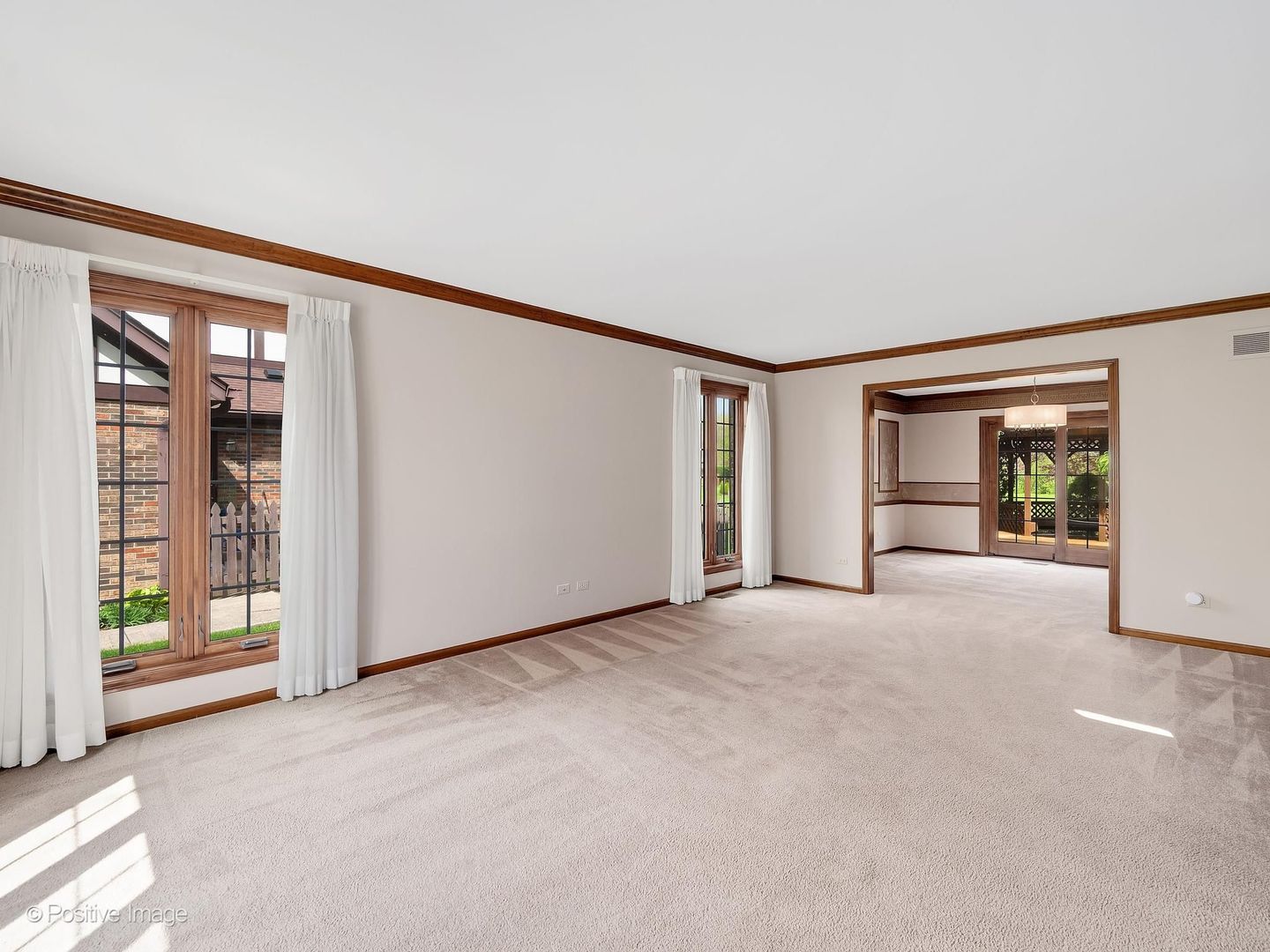 2S517 Danbury Drive, Glen Ellyn, IL 60137