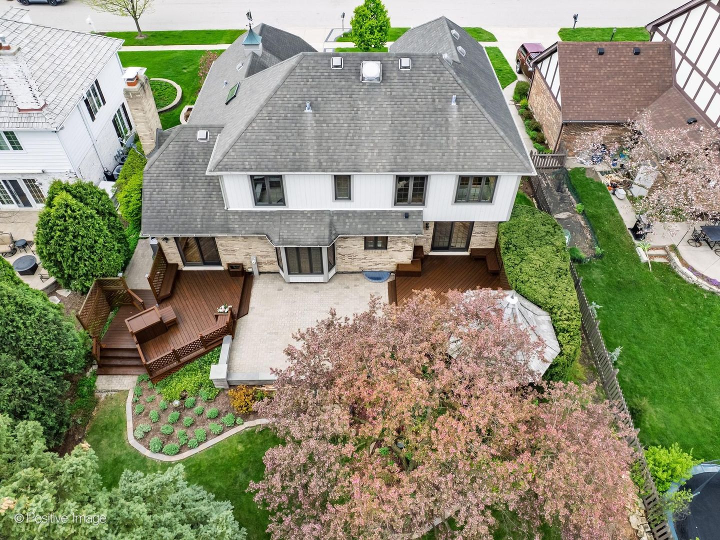 2S517 Danbury Drive, Glen Ellyn, IL 60137