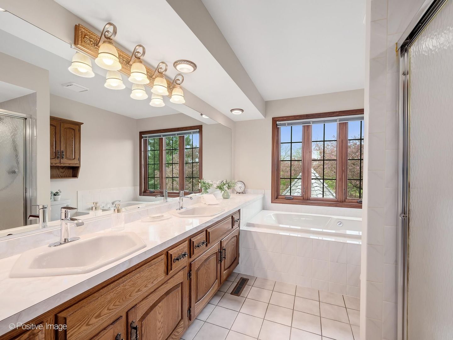 2S517 Danbury Drive, Glen Ellyn, IL 60137
