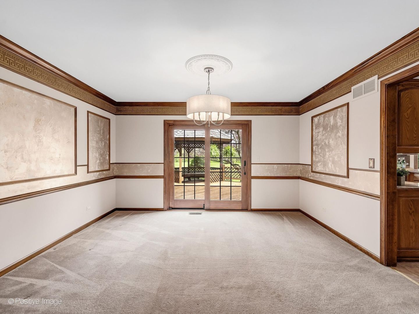 2S517 Danbury Drive, Glen Ellyn, IL 60137