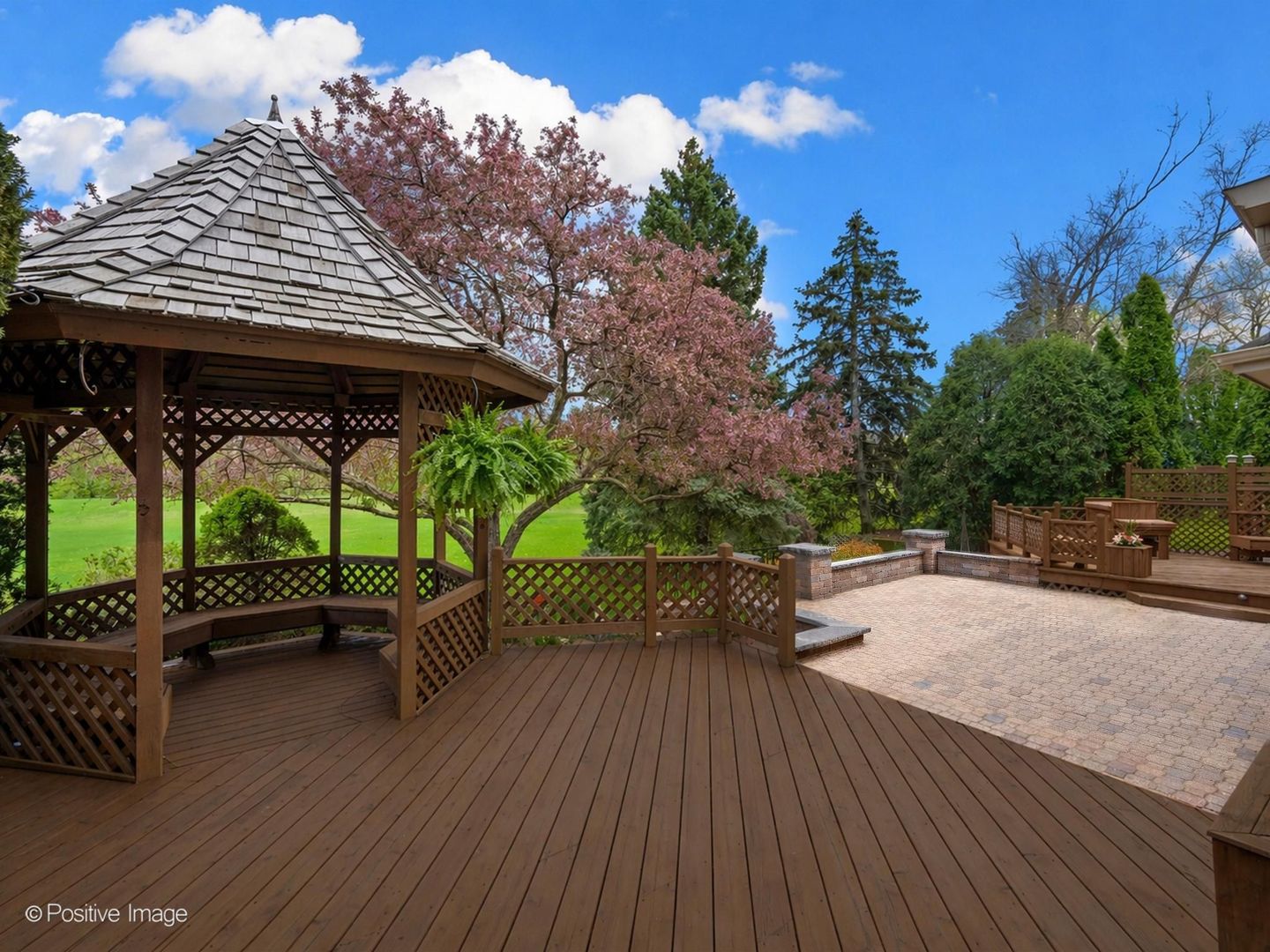 2S517 Danbury Drive, Glen Ellyn, IL 60137