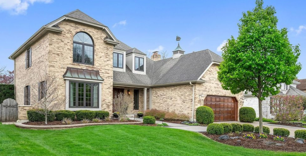 2S517 Danbury Drive, Glen Ellyn, IL 60137