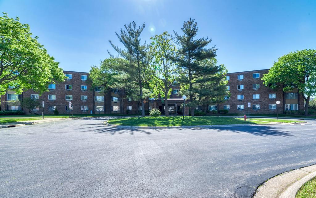 1475 Rebecca Drive #418, Hoffman Estates, IL 60169