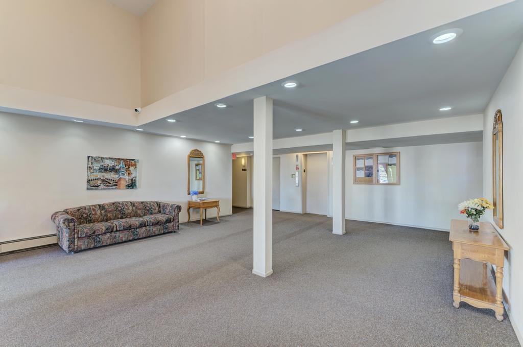 1475 Rebecca Drive #418, Hoffman Estates, IL 60169