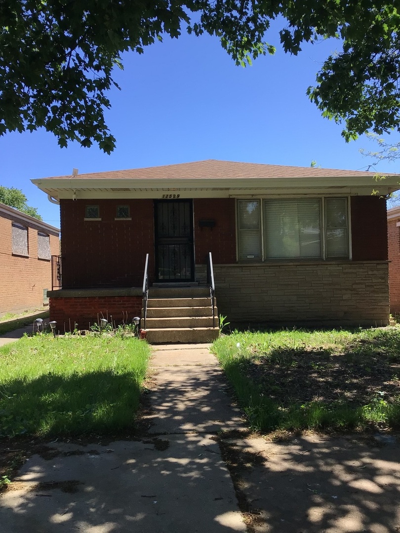 12529 S EDBROOKE Avenue, Chicago, IL 60628