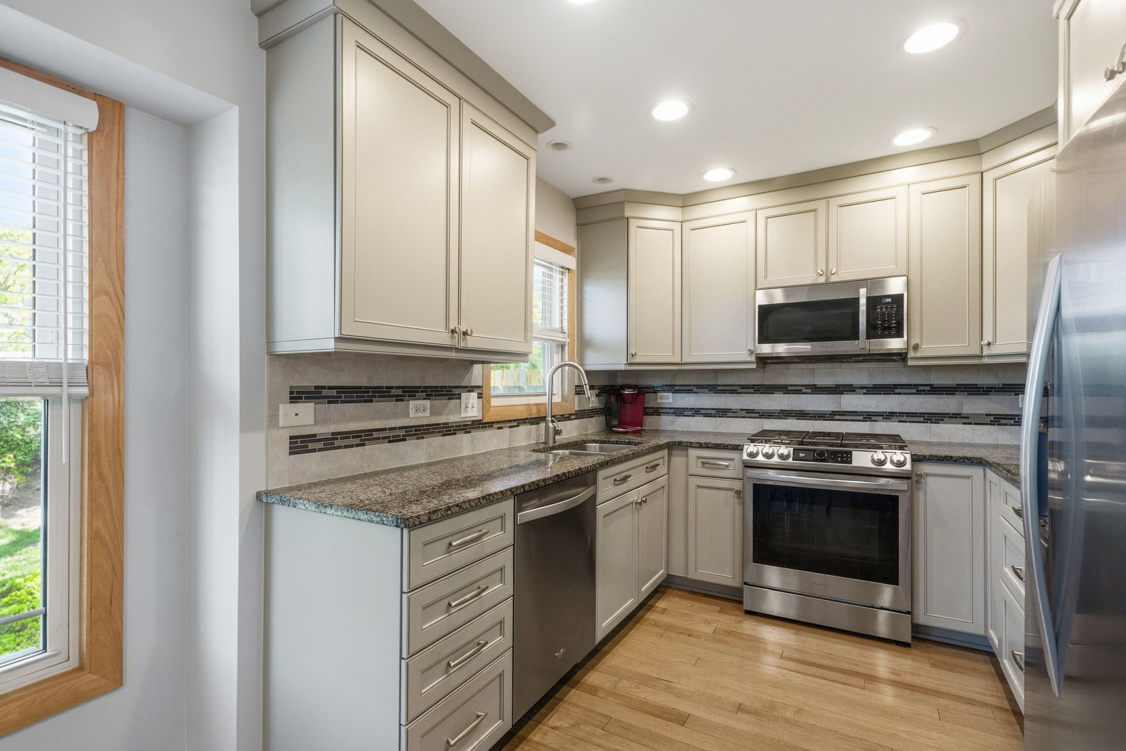 879 Burgess Circle, Buffalo Grove, IL 60089