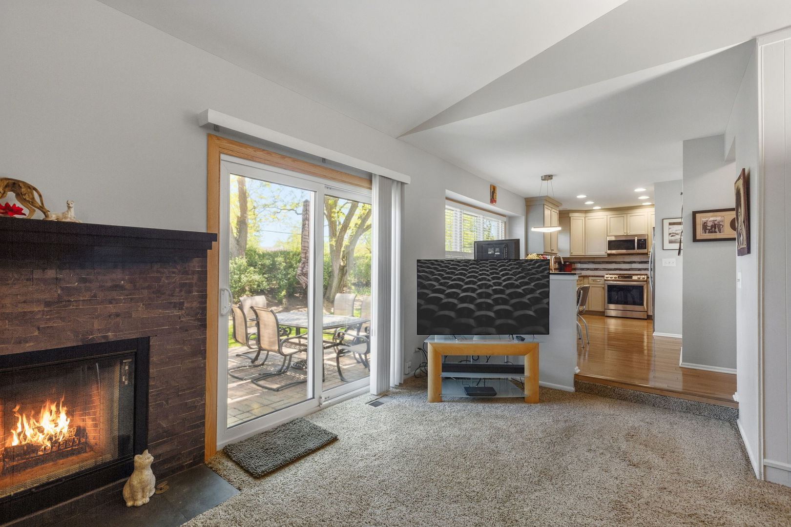 879 Burgess Circle, Buffalo Grove, IL 60089