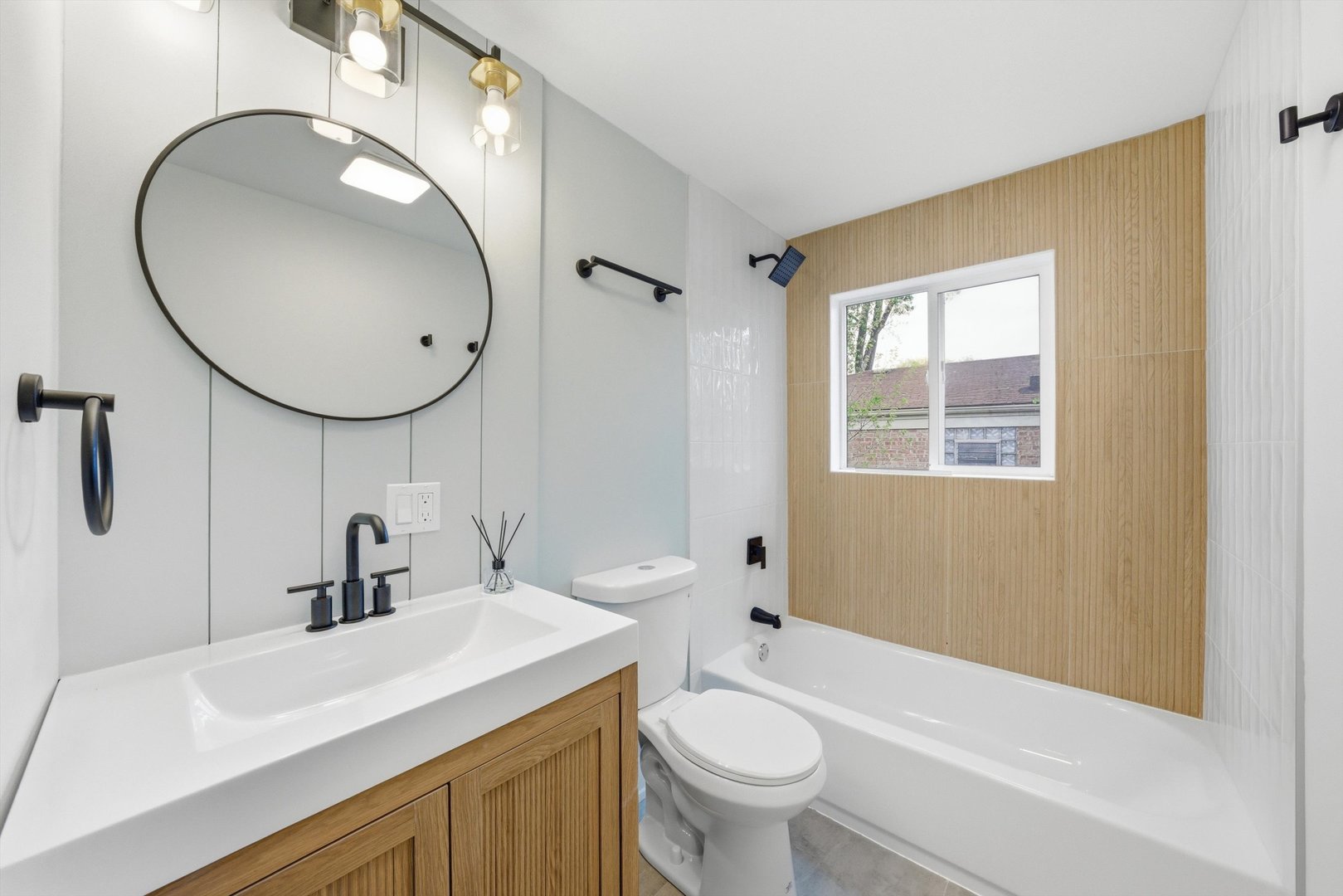 13947 S Saginaw Avenue, Burnham, IL 60633