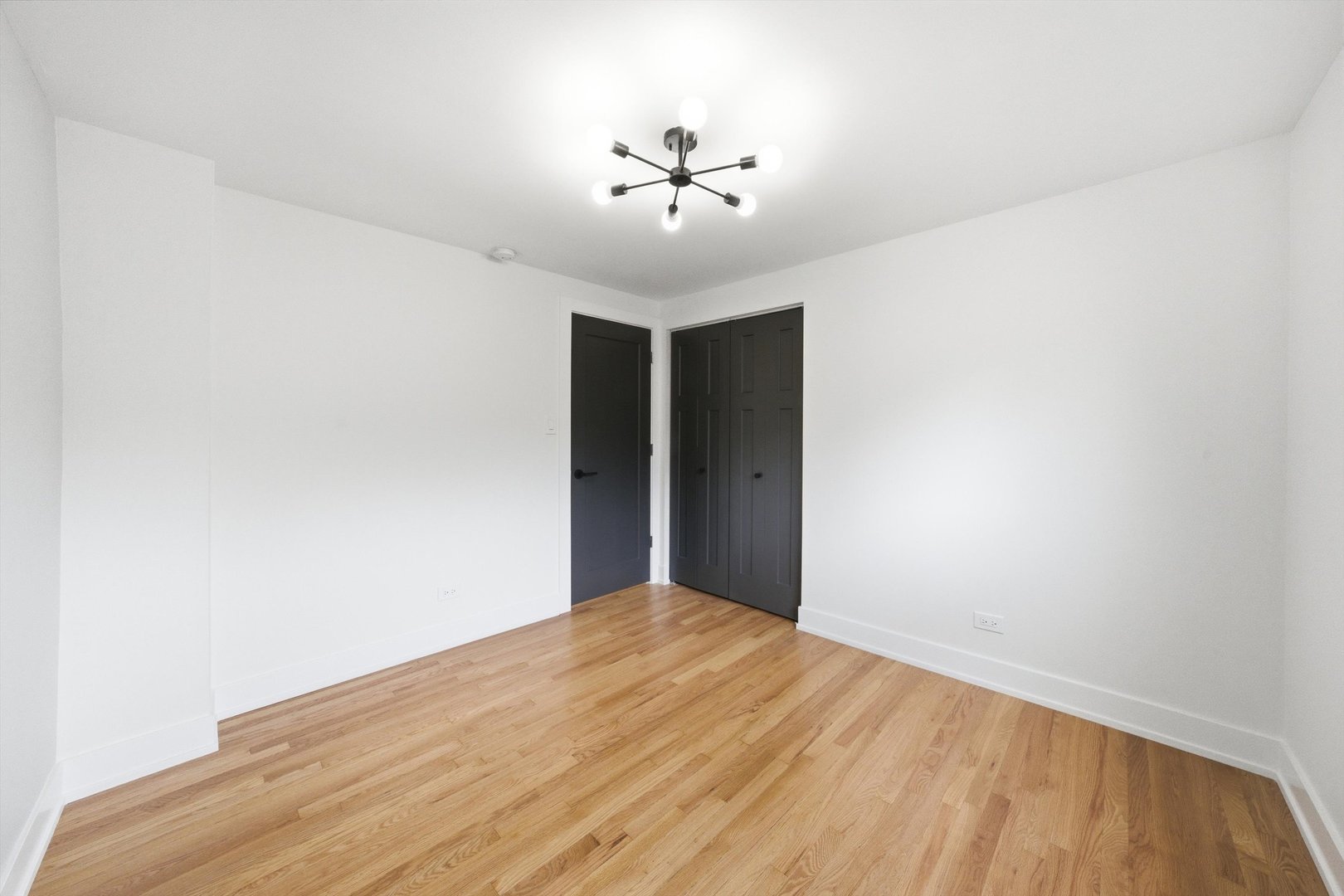 13947 S Saginaw Avenue, Burnham, IL 60633
