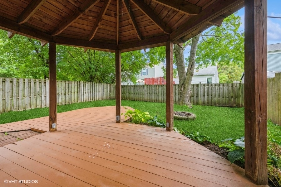 1010 Wesley Lane, Algonquin, IL 60102