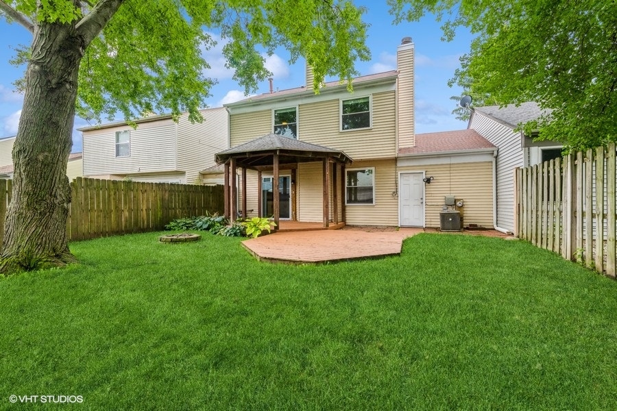 1010 Wesley Lane, Algonquin, IL 60102