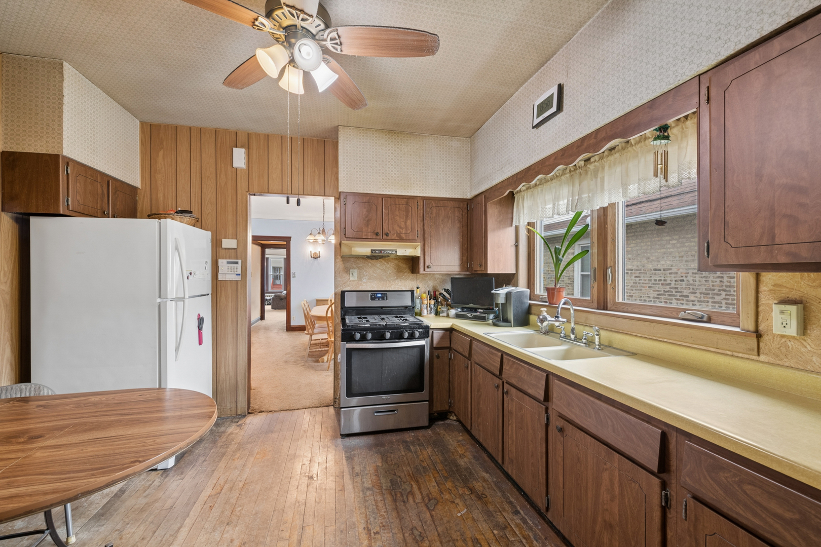 5849 W Eddy Street, Chicago, IL 60634