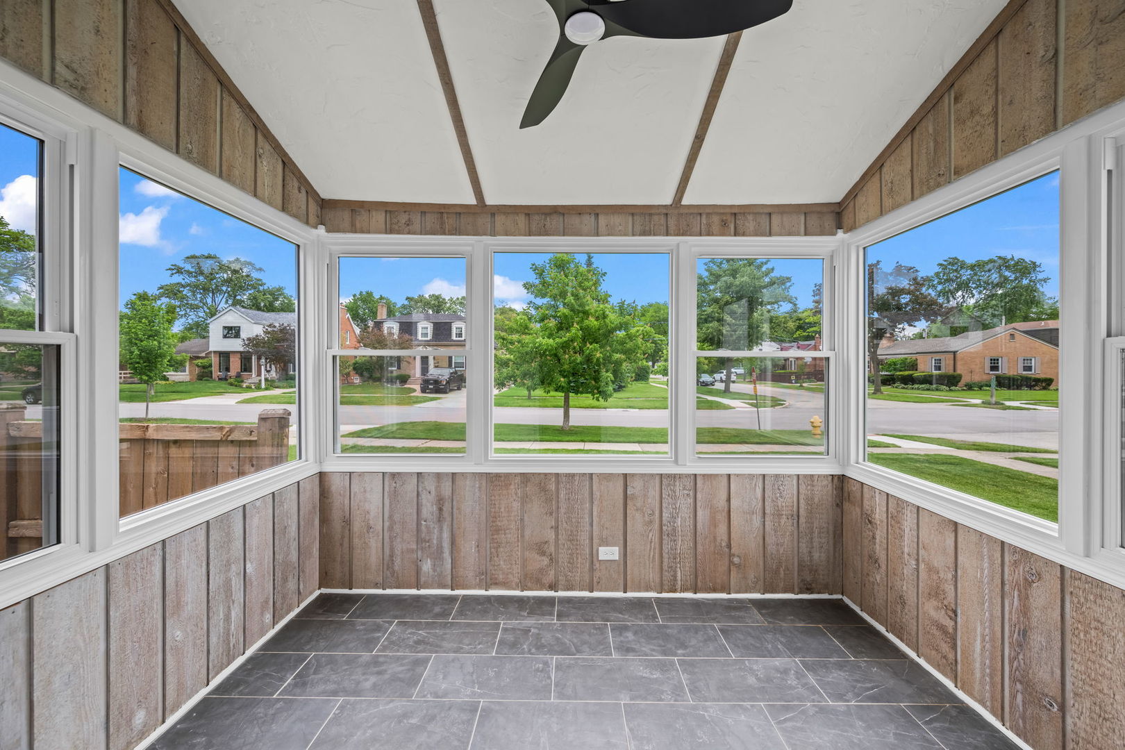 1014 S Chester Avenue, Park Ridge, IL 60068