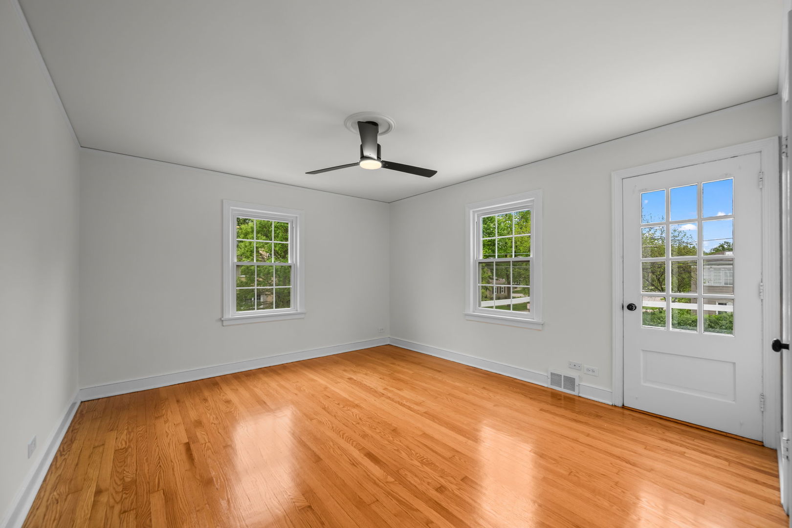 1014 S Chester Avenue, Park Ridge, IL 60068