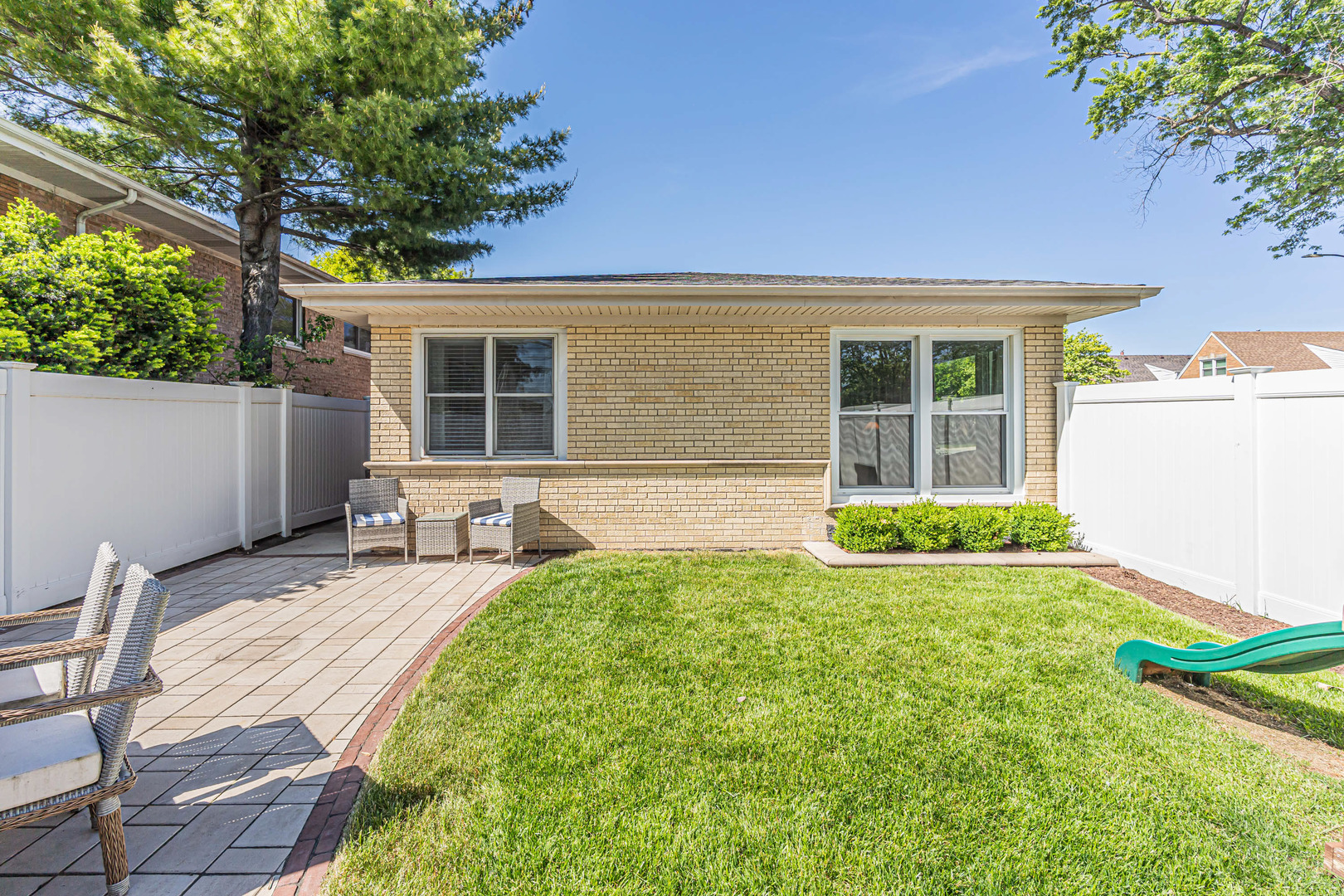 9858 S Springfield Avenue, Evergreen Park, IL 60805
