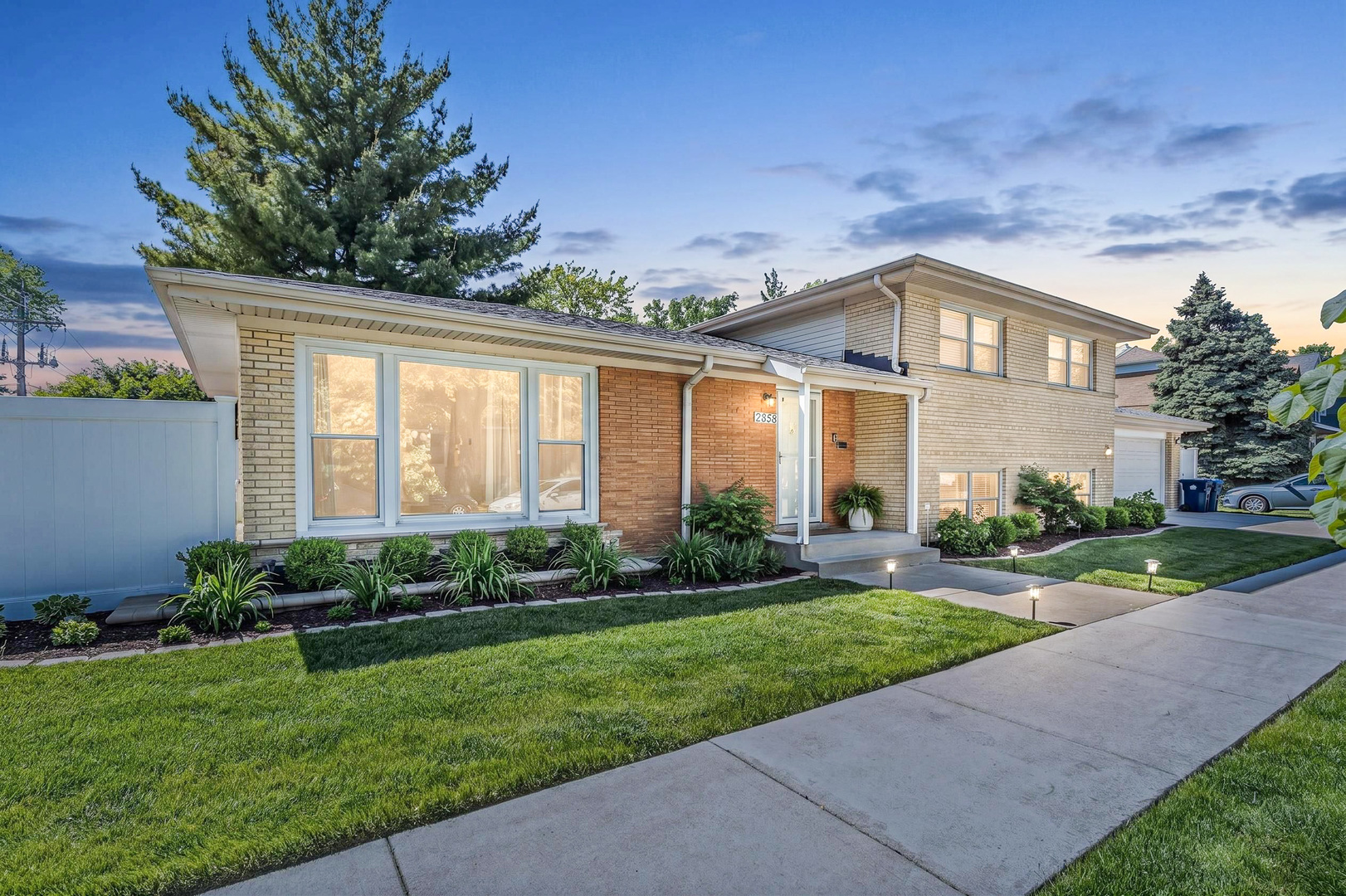 9858 S Springfield Avenue, Evergreen Park, IL 60805