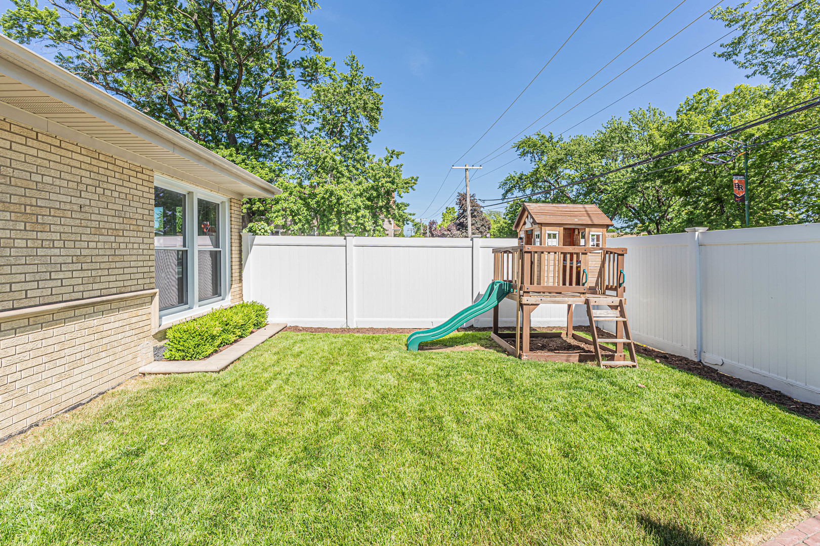 9858 S Springfield Avenue, Evergreen Park, IL 60805
