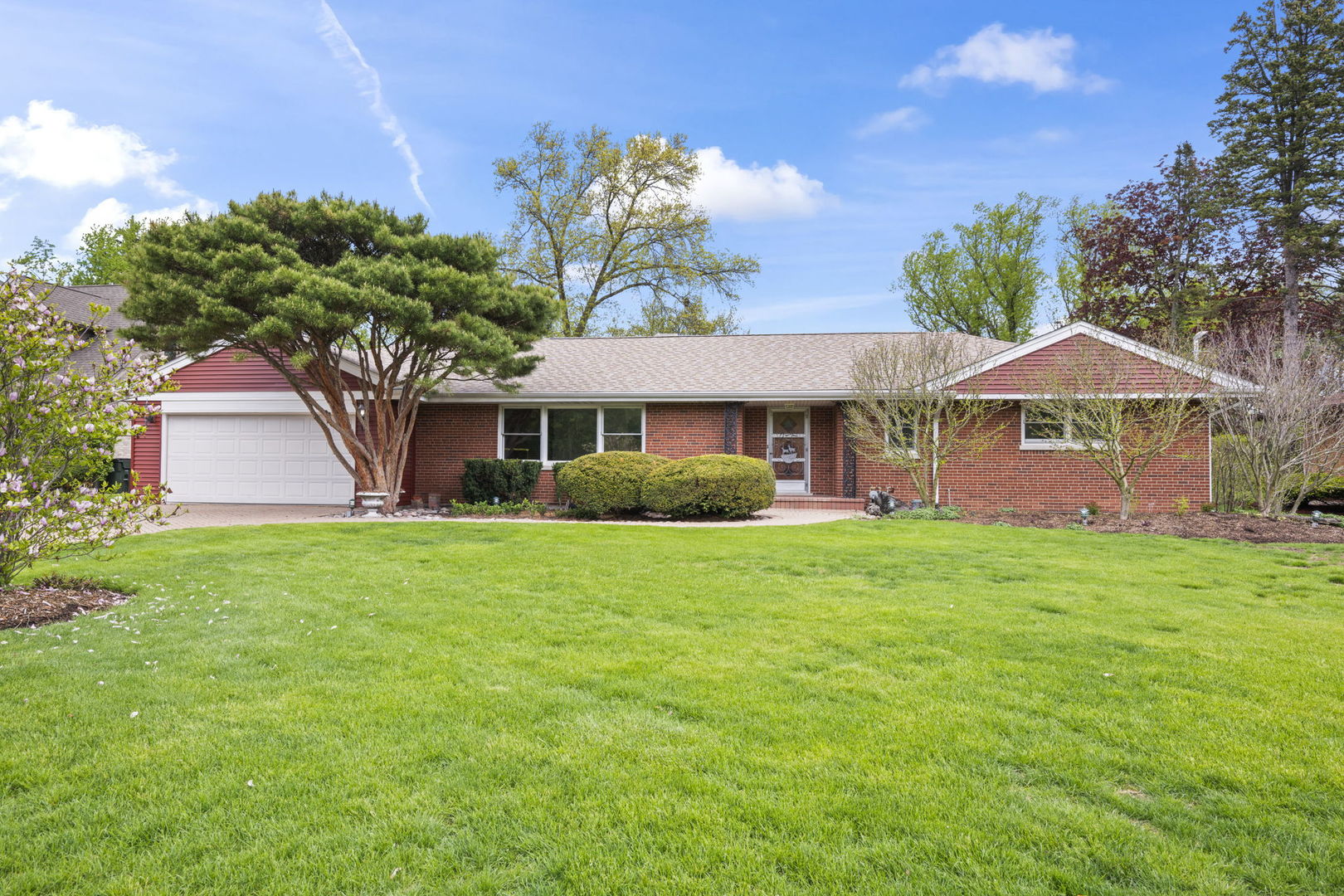 412 W Camp McDonald Road, Prospect Heights, IL 60070