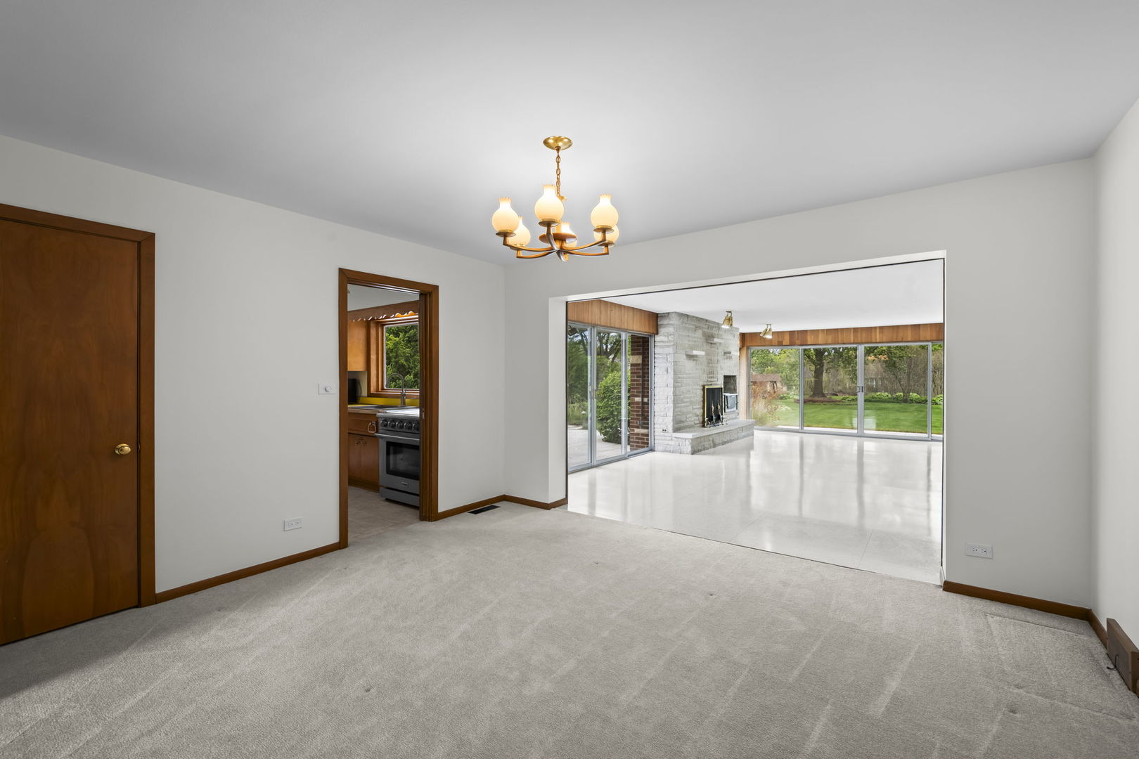 412 W Camp McDonald Road, Prospect Heights, IL 60070