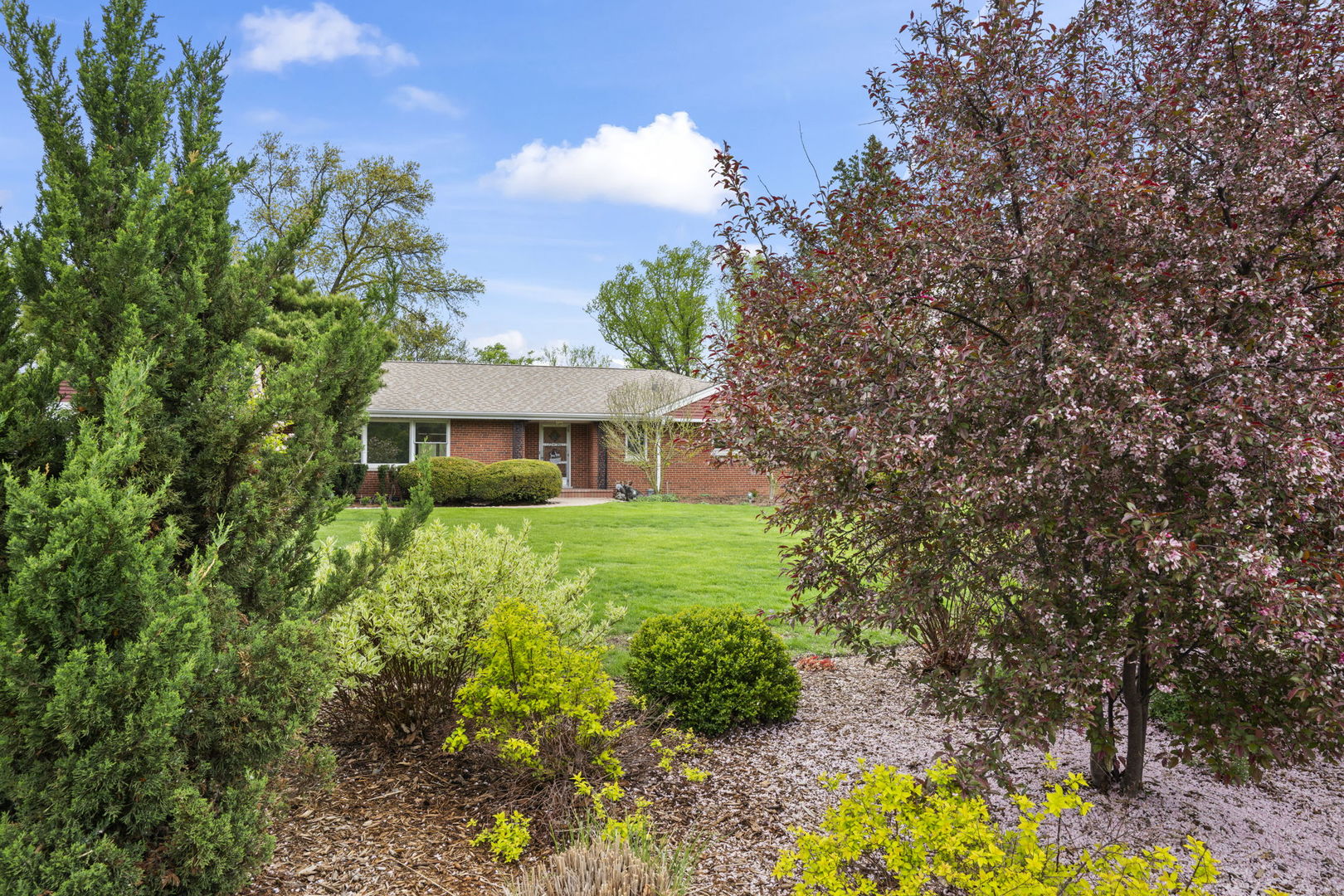 412 W Camp McDonald Road, Prospect Heights, IL 60070
