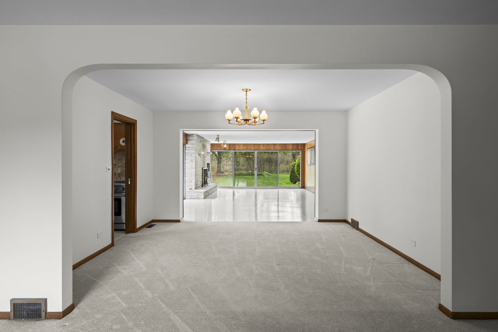 412 W Camp McDonald Road, Prospect Heights, IL 60070