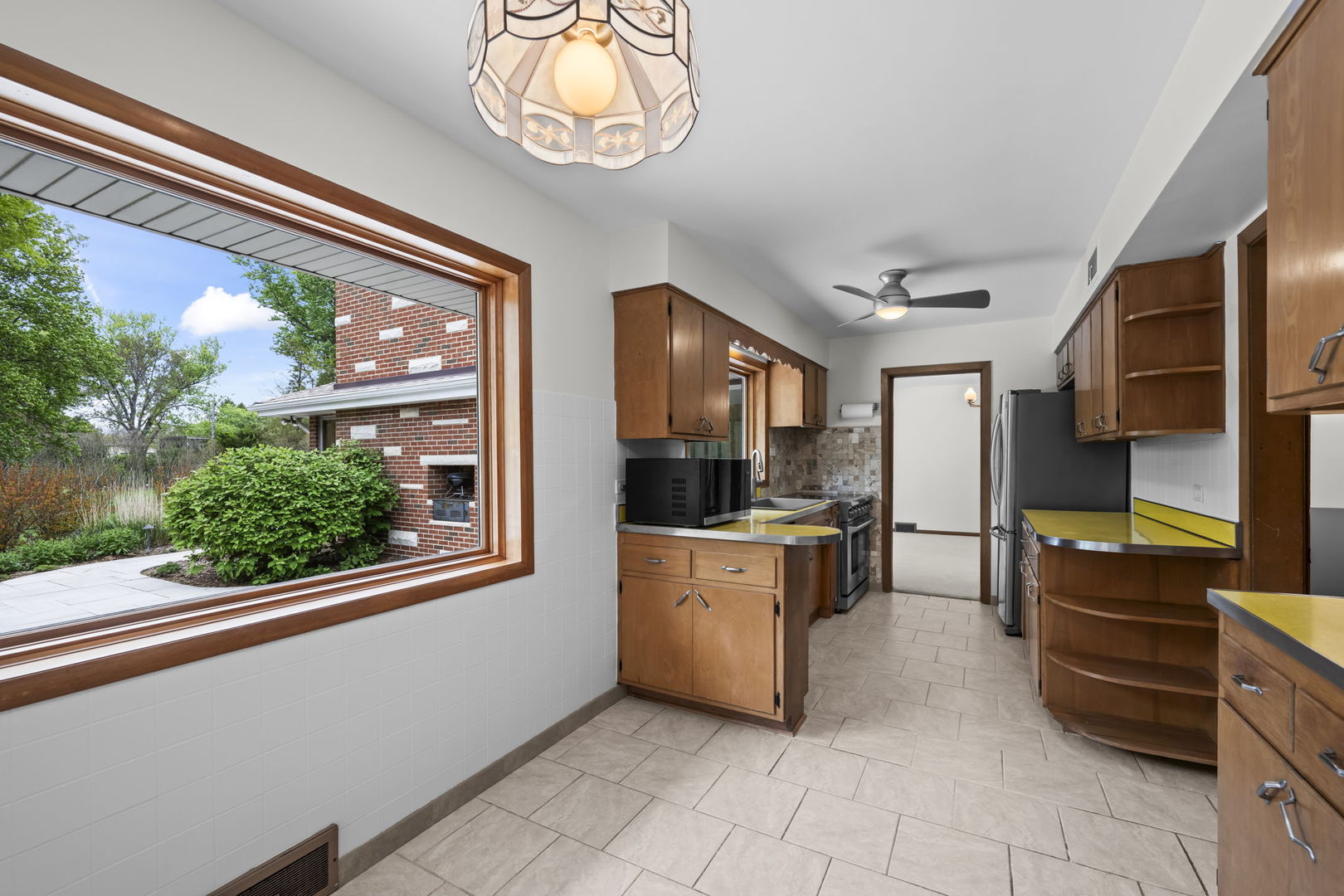 412 W Camp McDonald Road, Prospect Heights, IL 60070
